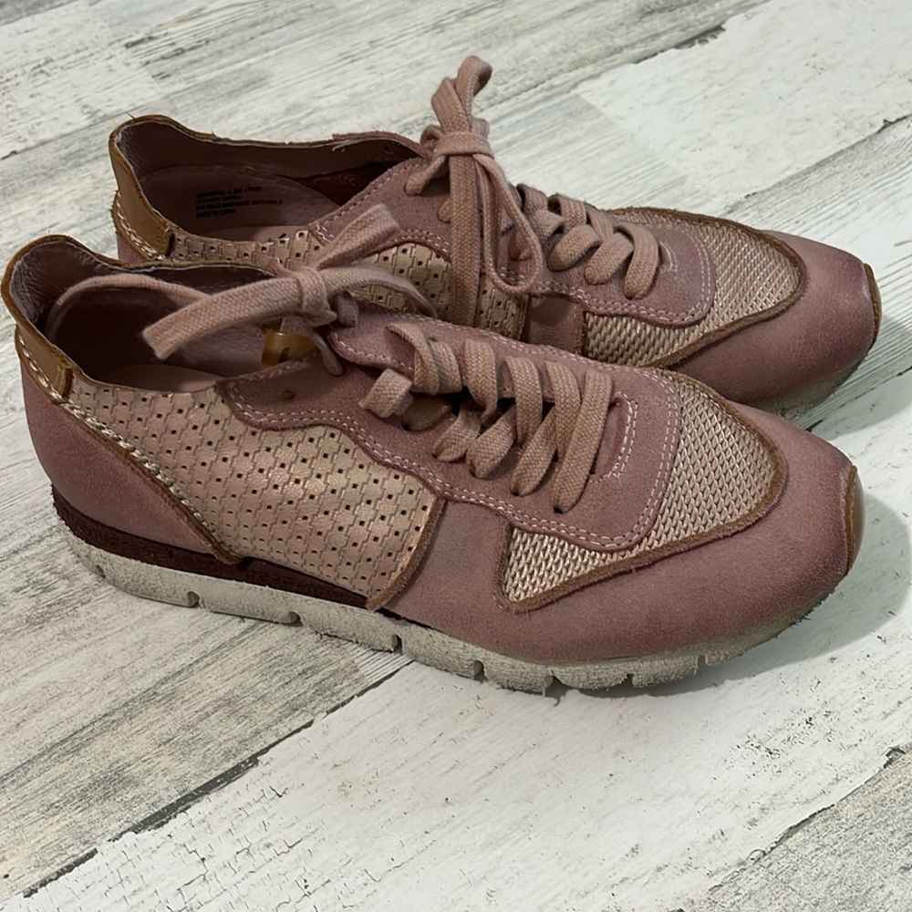 OTBT Snowbird Sneakers Size 6.5